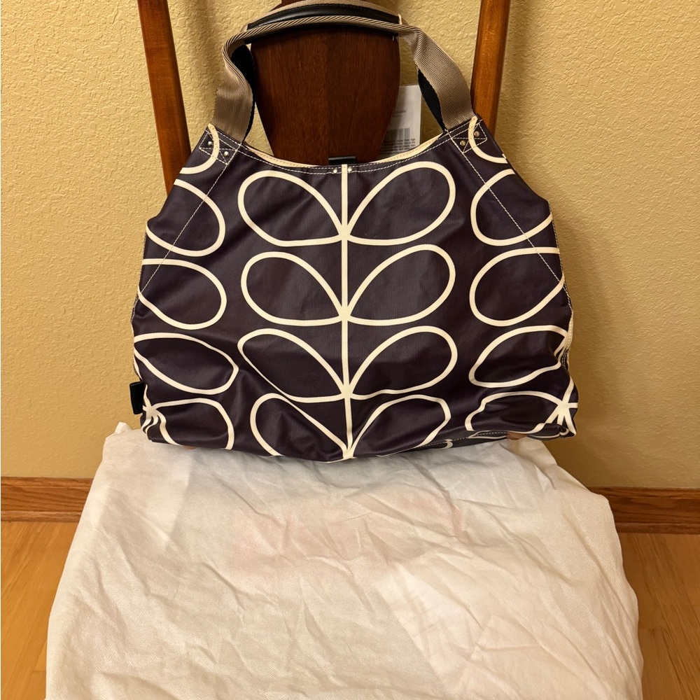 Stylish Black and White Women's Bag